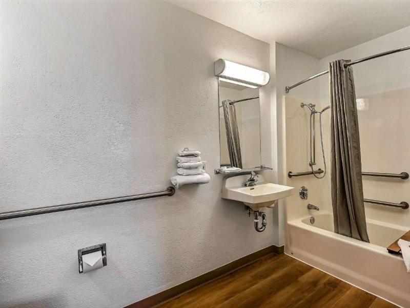 Motel 6-Oakland, Ca - Airport エクステリア 写真