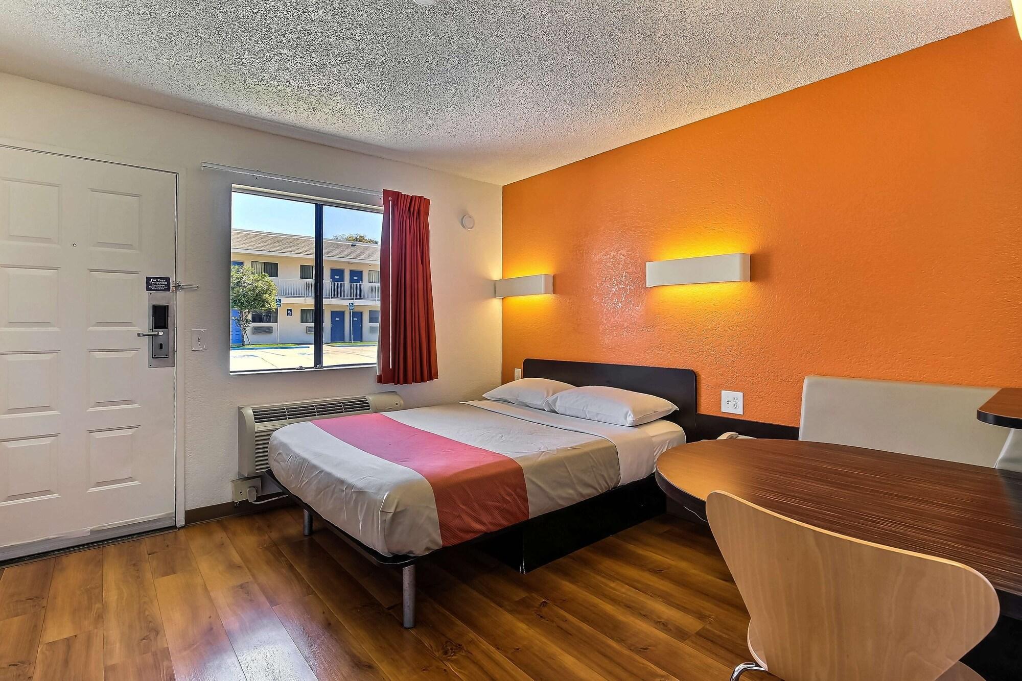 Motel 6-Oakland, Ca - Airport エクステリア 写真