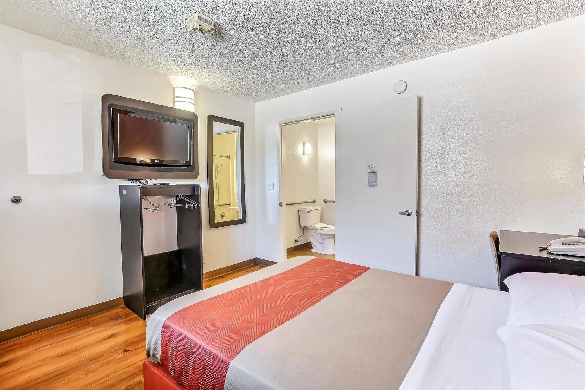 Motel 6-Oakland, Ca - Airport エクステリア 写真