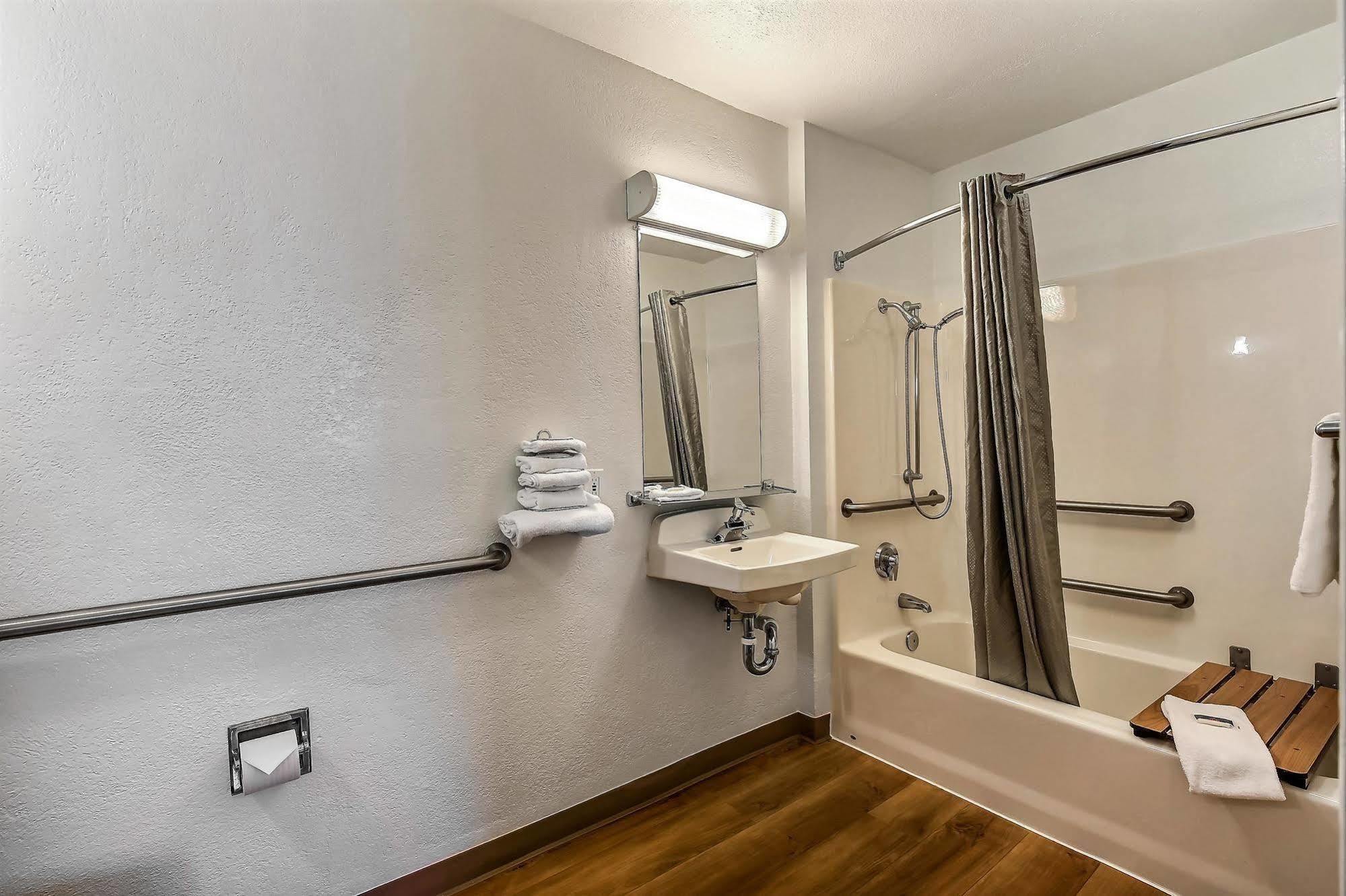 Motel 6-Oakland, Ca - Airport エクステリア 写真