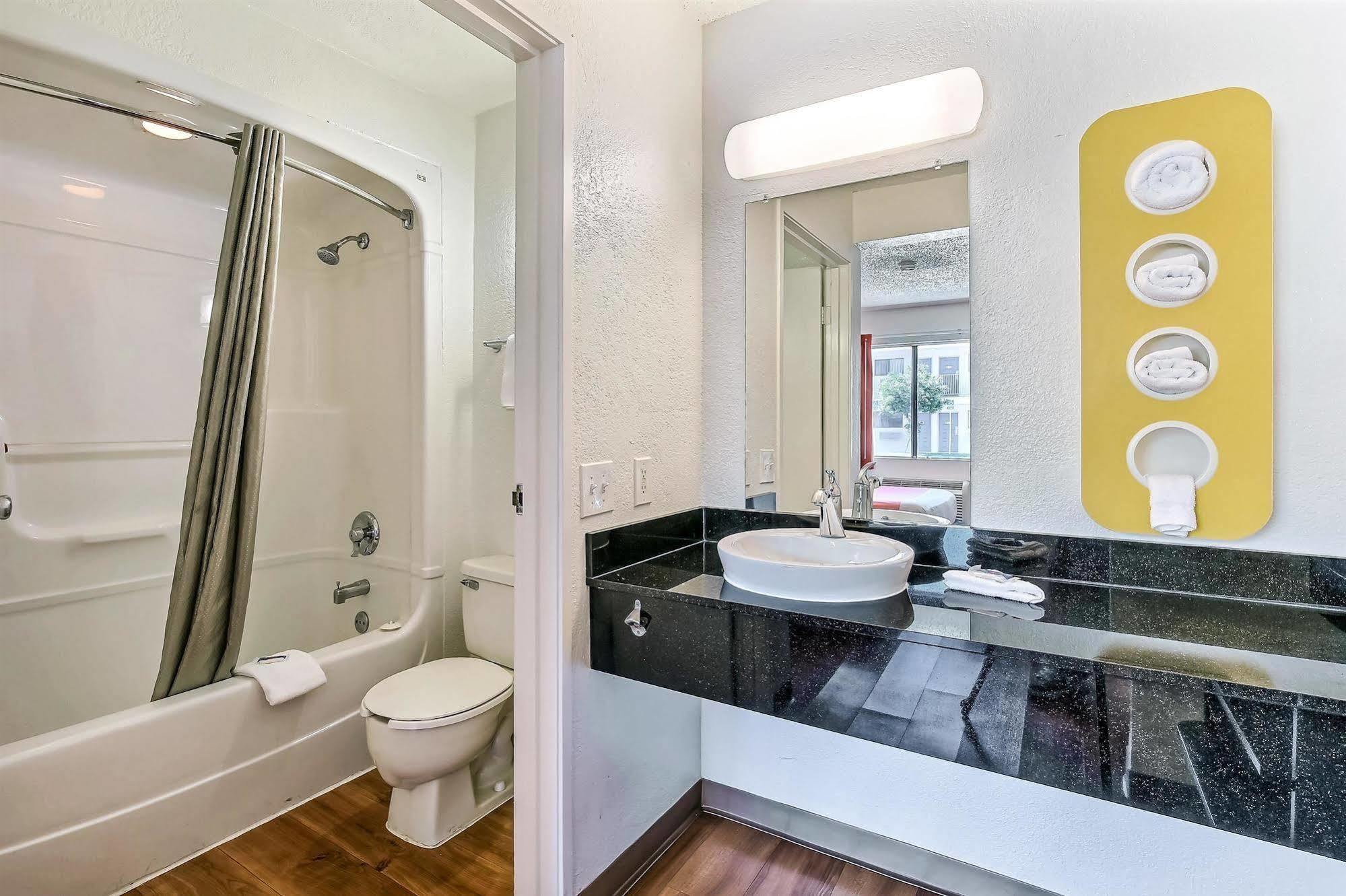 Motel 6-Oakland, Ca - Airport エクステリア 写真