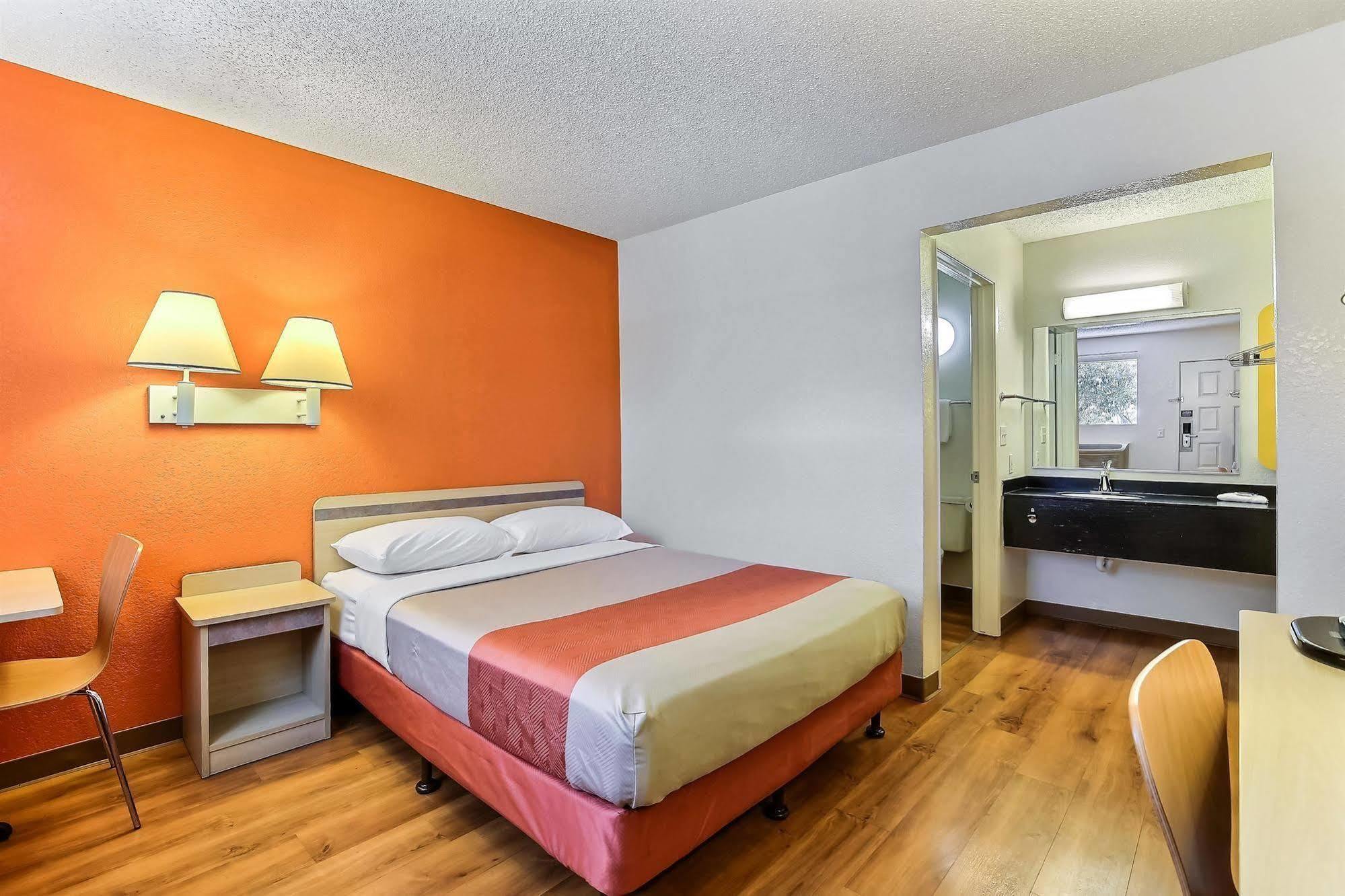 Motel 6-Oakland, Ca - Airport エクステリア 写真