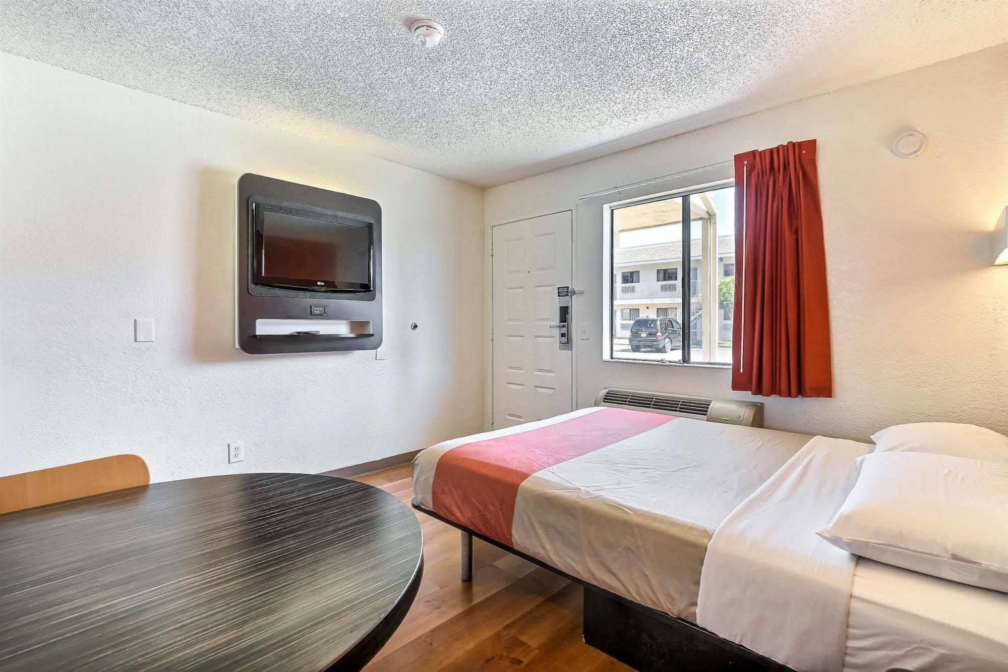 Motel 6-Oakland, Ca - Airport エクステリア 写真