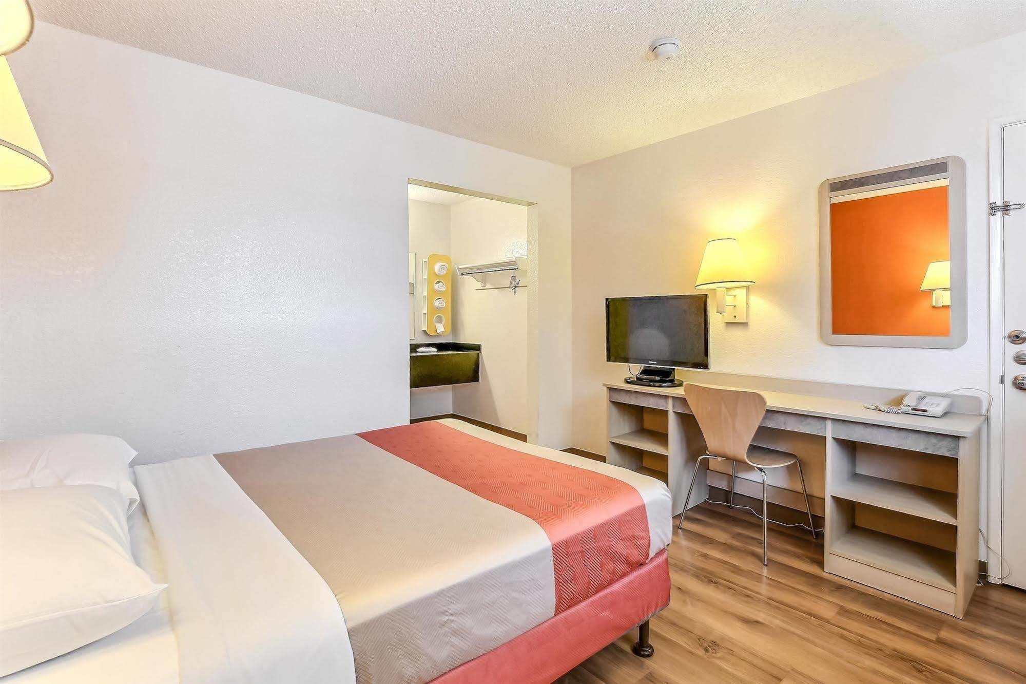Motel 6-Oakland, Ca - Airport エクステリア 写真