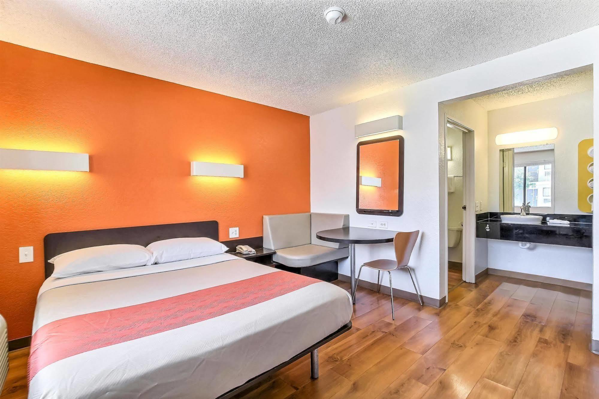 Motel 6-Oakland, Ca - Airport エクステリア 写真