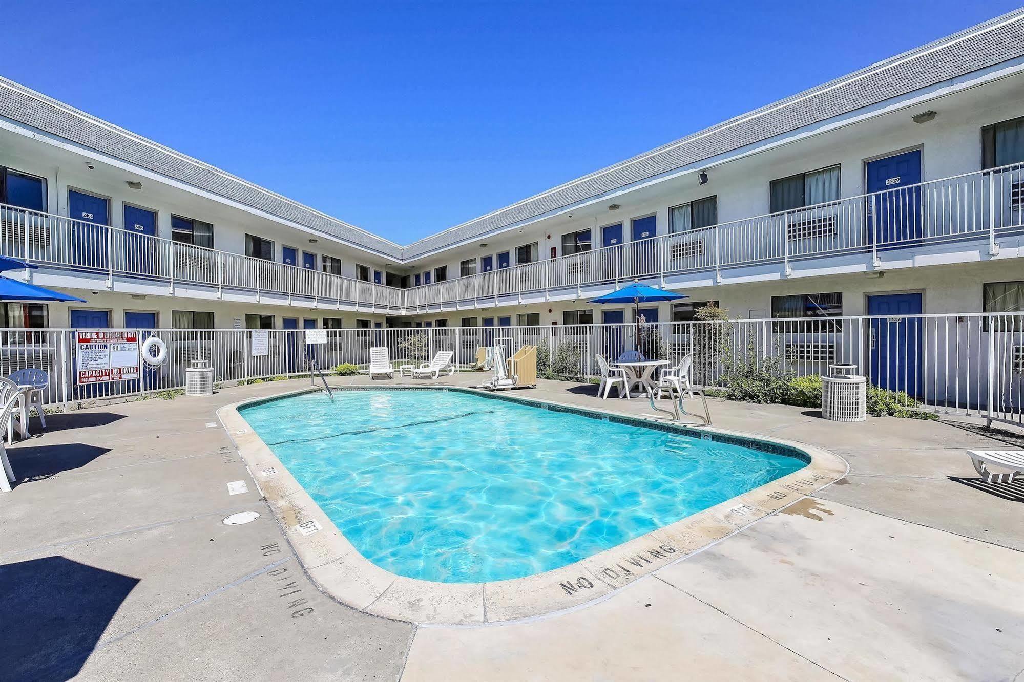 Motel 6-Oakland, Ca - Airport エクステリア 写真